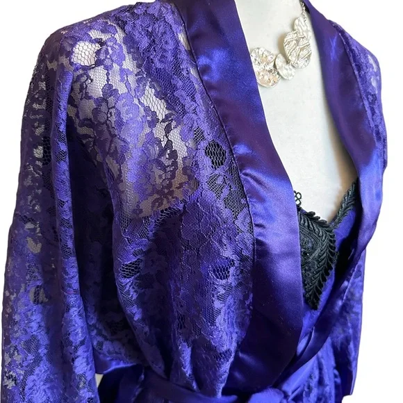 Vintage 2-piece Victoria Secret Lingerie Slip & Robe 🤩 - Picture 11 of 13